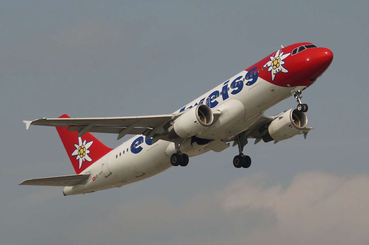 航空運輸合同糾紛律師簡述承運人無正本空運單放貨的責任
